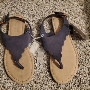 Lauren Conrad womens sandals(size medium)
